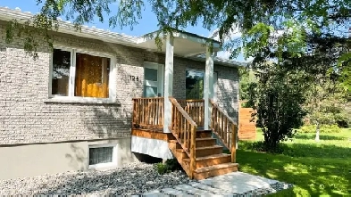 Chalet rénové à louer à Bromont - 3 chambres 2 sdb Image# 7