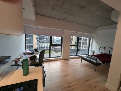 Studio for Sublease – August 1 to 31 – Griffintown, Montrea Image# 1