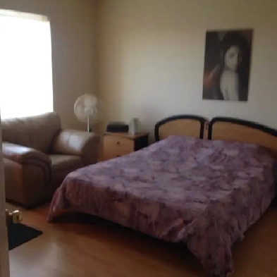 Chambre des maîtres a  louer Brossard meubler 750$ Image# 1