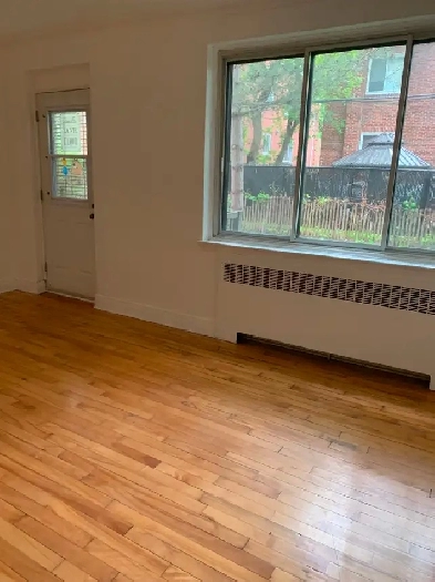 Grand 31/2  dans Cote-des-neiges disponible pour 1/6/2025 Image# 4