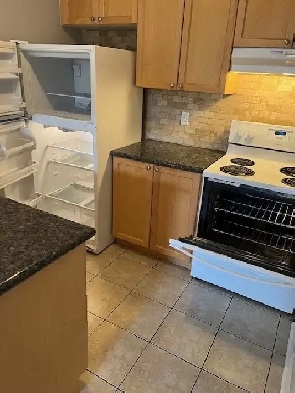 1 bdrm apartment available at Lakeshore, Etobicoke Image# 1