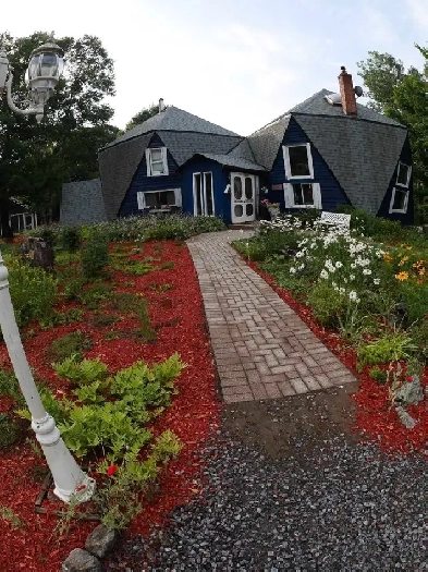 room ensuite bath avail now 15 min south of North bay Image# 3