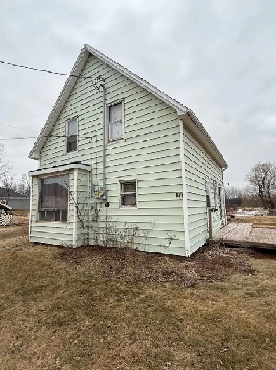 3 Bed and 1 Bath - 10 Barclay Road, O'Leary Image# 2
