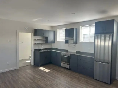 Bachelor Unit in Downtown Core - Available Immediately Image# 1