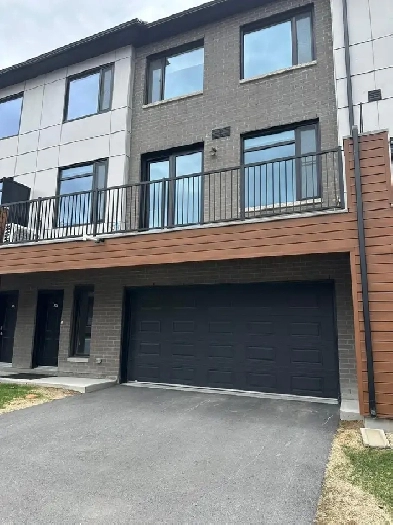 3 Bedroom Townhouse FOR RENT in Stittsville - Kanata Image# 1