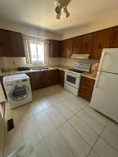 BRIGHT & SPACIOUS ROOM RICHMOND HILL  - YONGE & MAJOR MACK Image# 3