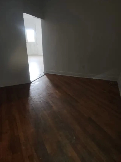 apartment for rent 402 Montreal Road Image# 2