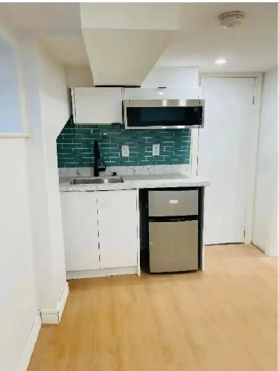 Heart Downtown College&Ossington 1studio unit available June1st Image# 1