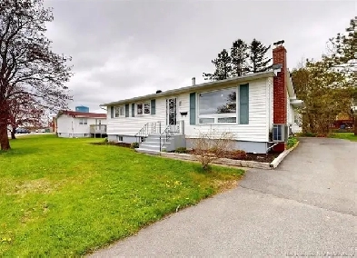 Beautiful Family Home on corner lot on West Side Image# 2