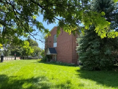 1 Bedroom Apartment - Heat Included  Huron Street/Oakville Ave Image# 1