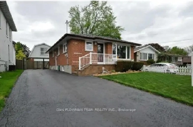 beautufull house for rent 3 bedroom quit street with HUGE garage Image# 1