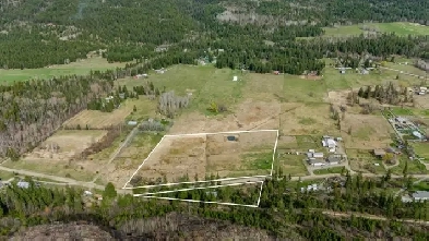 4119 Dixon Creek Road (Barriere) Image# 3