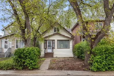 House for Sale – 2031 Wallace Street Image# 10