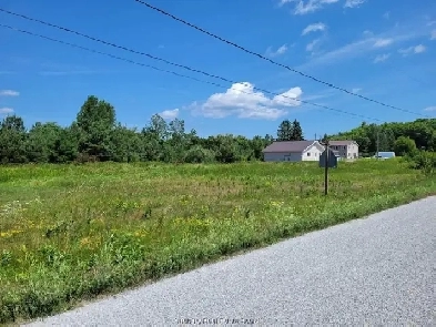 20B Thorne St, Mindemoya, Manitoulin Island ON Image# 2