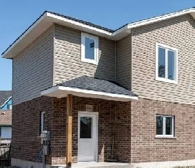 House (Upstairs Unit) for Rent in Stratford Image# 2