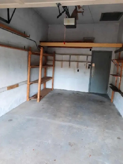 indoor garage for rent