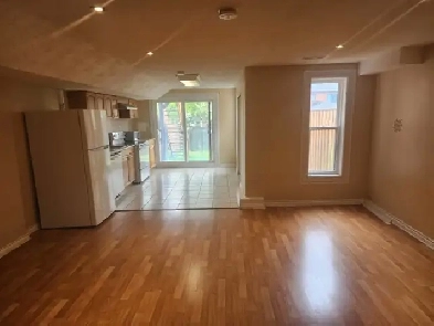 Large bright bachelor open concept basement apartment Image# 1