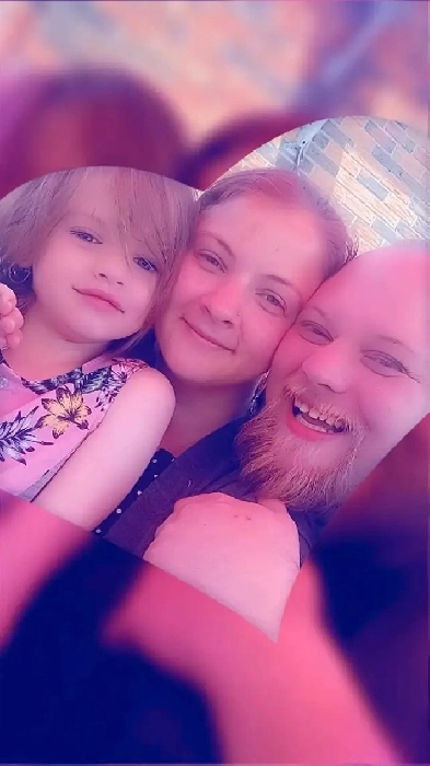 Family of 3 looking to rent Image# 1