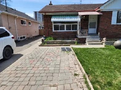 Apartment for rent Near Parkway Mall at Ivordale Cres. Toronto. Image# 1