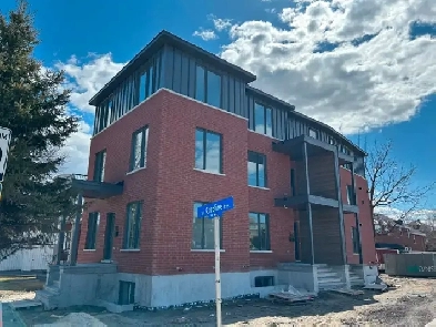 Brand New 1 Bed Apt in Wellington West! Steps to the Otrain! Image# 1