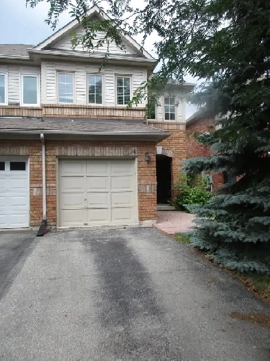 3 Bedroom Aurora Semi Detached House For Rent Image# 9