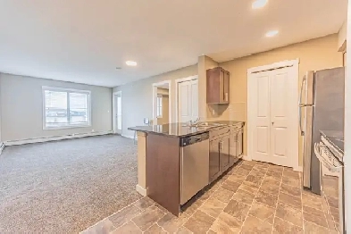 Top floor 3 Bedroom Condo in SW YEG! What a deal! Low condo fee! Image# 6