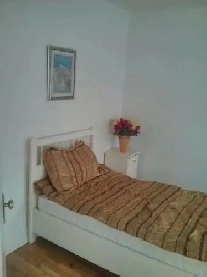 Chambre a louer metro Monk 600.00 $ par mois Je recherche un Image# 1