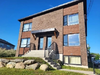 Grand 4½ à louer - Secteur Fleurimont (près du CHUS) Image# 1