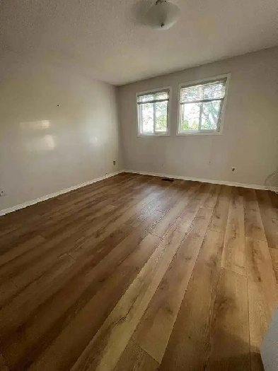 MASTER BEDROOM AVAILABLE NEAR MEADOWVALE ,MISSISSUAGA Image# 18