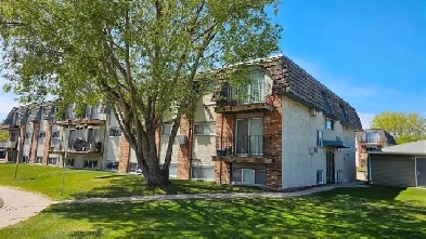 #18, 3809 Luther Pl, Saskatoon Image# 2
