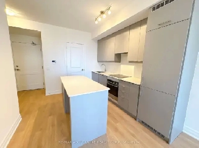 1 Bed   DEN | 2 FULL Baths Mississauga - Steps to Square one Image# 7