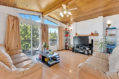 Solid Vancouver Special in Killarney's Most Convenient Location Image# 1
