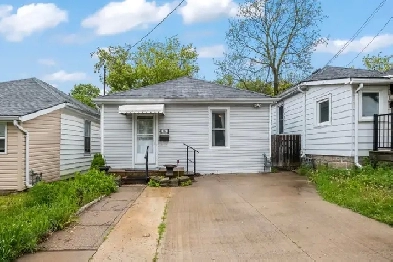 KNG Presents 2 Bdrm 1 Bath Bungalow w/Close Downtown Proximity Image# 9