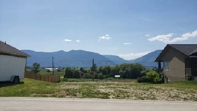 Build Your Dream Home – Large Lot in Creston’s Hawkview Estates Image# 2