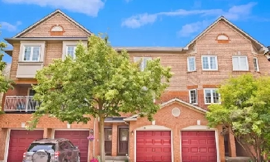 Beautiful Townhouse in Meadowvale West – Close to GO Station Image# 1