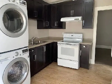 $1,900 / 2br - 750ft2 - Bright Spacious Basement Suite available Image# 3