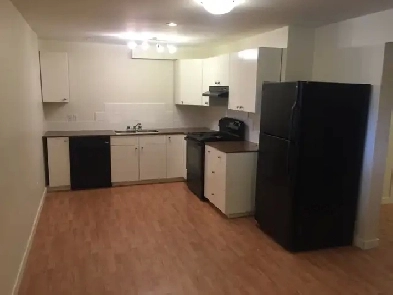 Large renovated 2 bed. suite in Varsity near UofC, SAIT  & LRT Image# 8