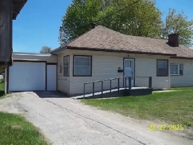 THREE BEDROOM HOME WITH GARAGE Image# 1