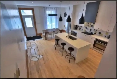 6 bedrooms House Image# 8