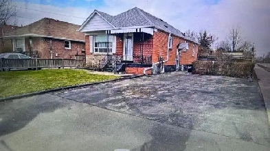 HOUSE FOR RENT IN SCARBROUGH Image# 8