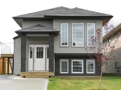 LEGAL UP DOWN DUPLEX IN COUNTRYSIDE NORTH! 5 BEDS 3 BATHS! Image# 4