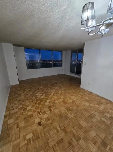 2 bedroom condo for rent - Kipling and Finch Image# 1