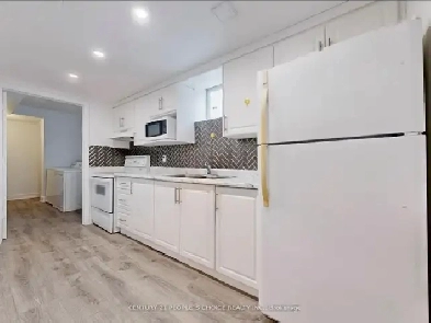 Bright 2Bedroom Basement Apartment – Walk-Out | Erindale, Missis Image# 6