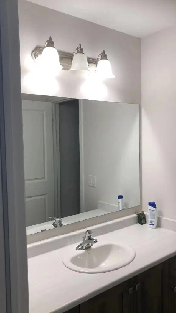 Furnished private room for rent near Hamilton airport Image# 2
