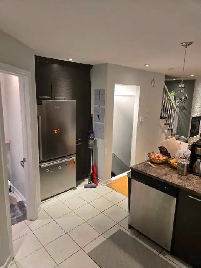 4 1/2 à louer Image# 2