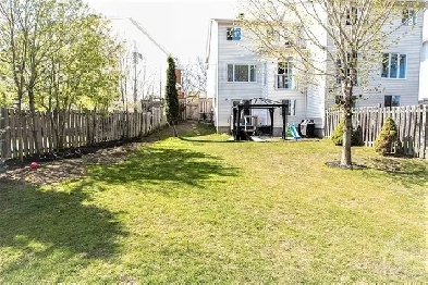 Bright 3‑Bedroom Semi‑Detached with Walk‑Out Image# 1