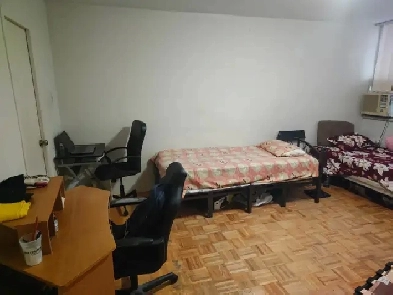 Bedspace available for rent at 79 Thorncliffe Park Image# 1