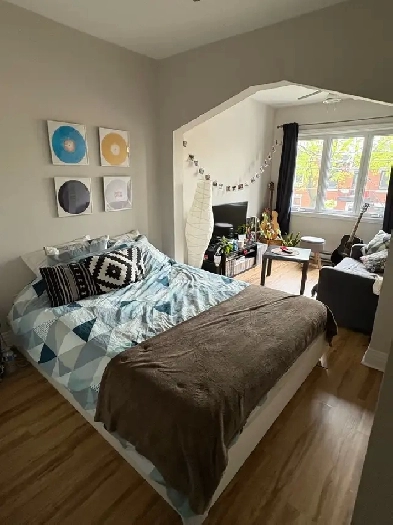 3 1/2 meublé, Rosemont- Beaubien, proche métros. 1400$/mois Image# 2