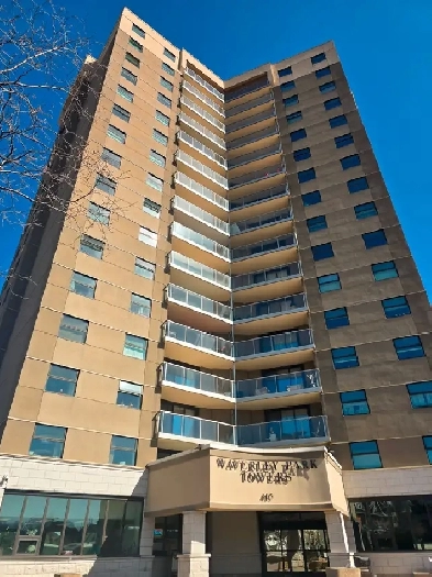 Experience Luxury Living in this Amazing Condo Unit! Image# 1