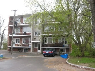 2 BEDROOM APARTMENT – Central Downtown Location AVAILABLE NOW Image# 2